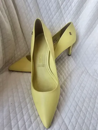 SCARPIN AMARELO SANTA LOLLA- NOVO