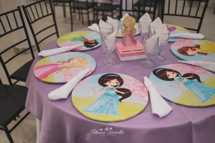 Jogo com 100 Souplast tema princesas da Disney