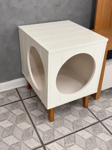 Casinha para Gatos de Madeira Branca - Moderna e Decorativa