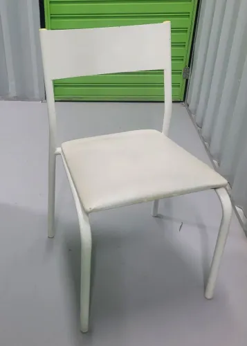CADEIRA EMPILHÁVEL TALK (Tok Stok)