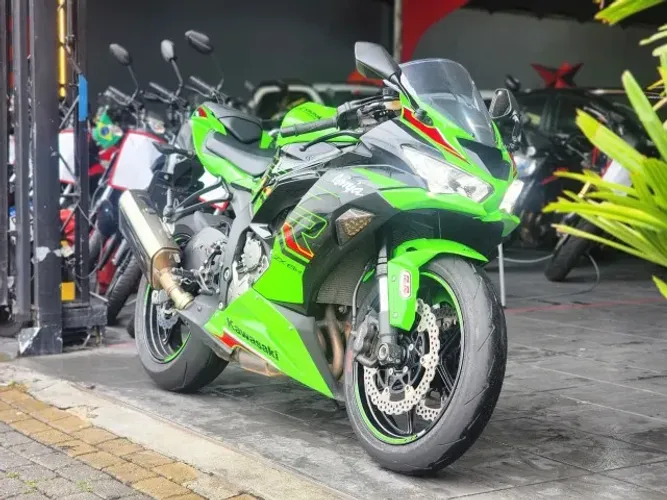 Ninja ZX 6R 2024 - Impecável, sem detalhes ! muito nova ! Aceito Troca e financio