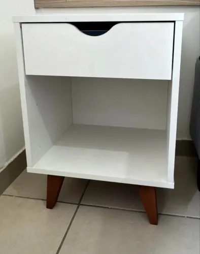 Mesa de cabeceira tok e stok