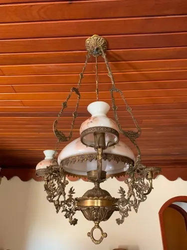 Lustre Clássico Estilo Colonial com Cúpulas de Vidro com Detalhe de Flores
