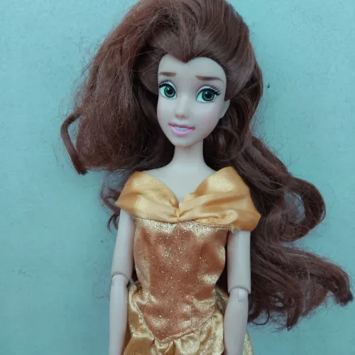 Boneca Bela Disney 