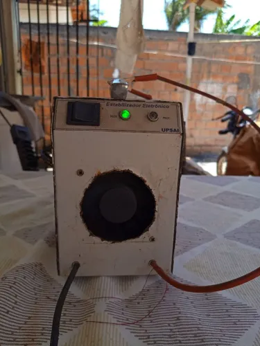 Carregador de bateria automotivo
