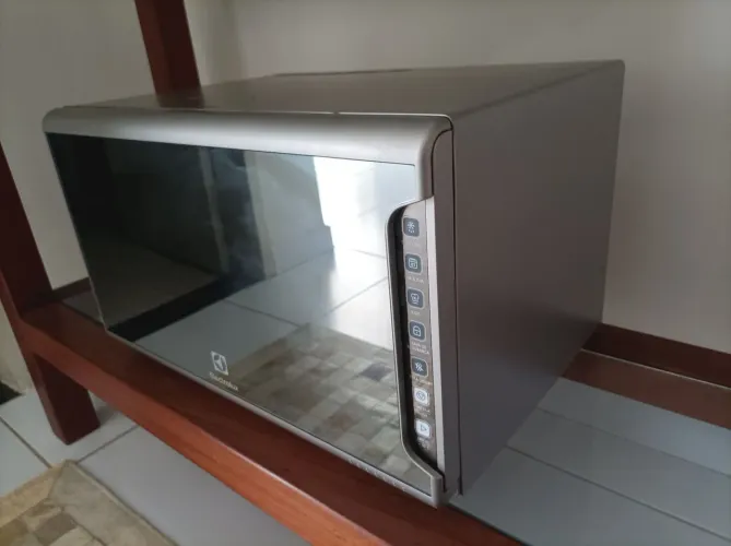 Microondas Electrolux 31 Litros Espelhado Cor Inox
