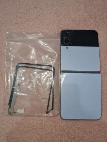 Galaxy Z Flip4 - Retirada de peças