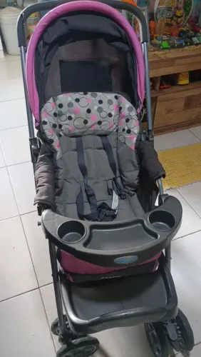 Vendo carrinho de bebe
