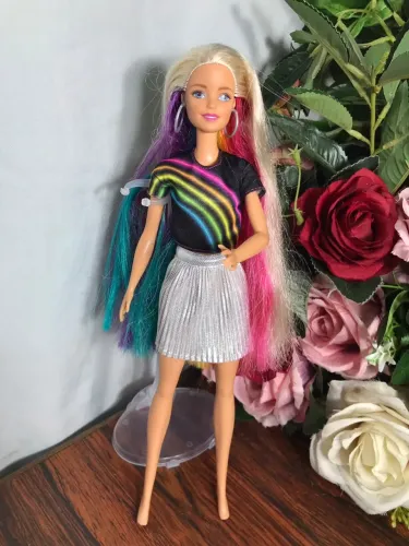 Boneca Barbie Cabelos Coloridos