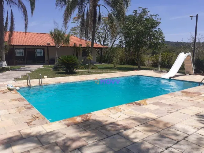 Sítio espetacular com estrutura completa, 4 quartos, piscina, lago, curral, etc - 92mil m²