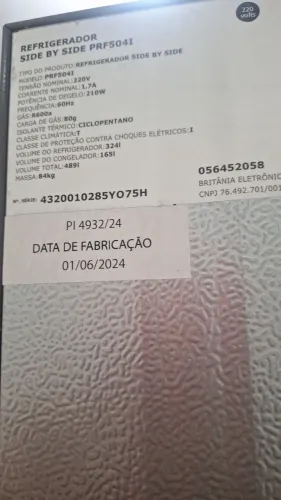 Geladeira com pouco tempo de uso com nota fiscal