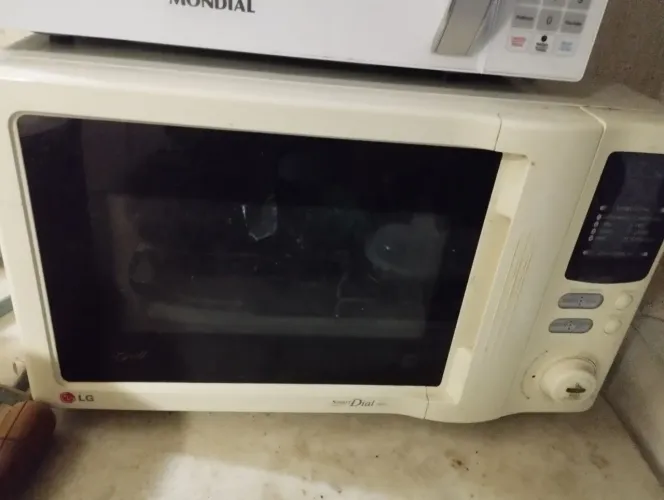 Tanquinho de 10kg zerada 300$ e 2 microondas da mundial por 600 eo da LG por 300