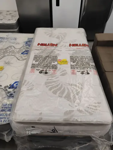 Conjunto de cama de solteiro nova