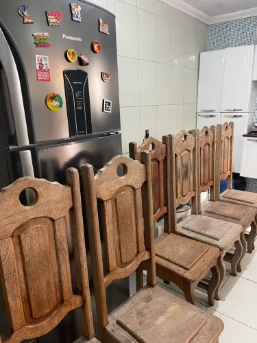 Mesa de madeira angelim 