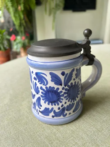 Caneca alemã em Cerâmica com tampa em estanho