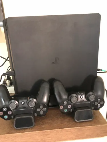 PS4 top
