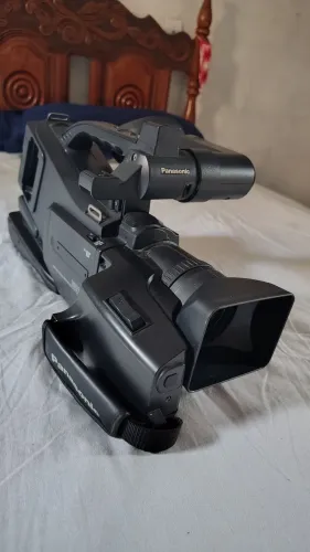 Vendo filmadora Panasonic minidv dvc20p e uma Panasonic OmniMovie VHS obs: com problemas