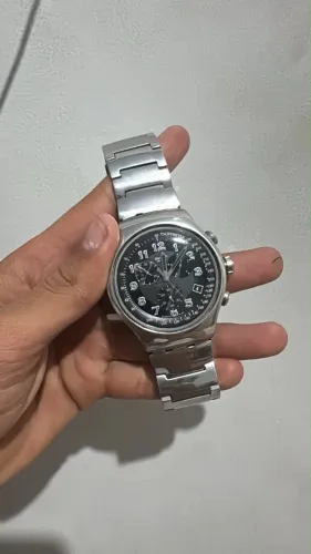 SWATCH SÉRIE PRATA CARA PRETA