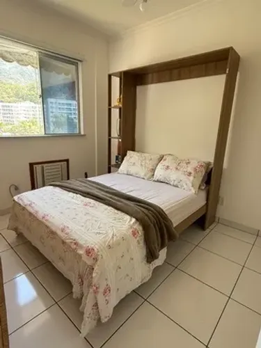 Cama de casal retrátil