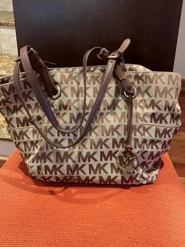Bolsa Michael kors original.