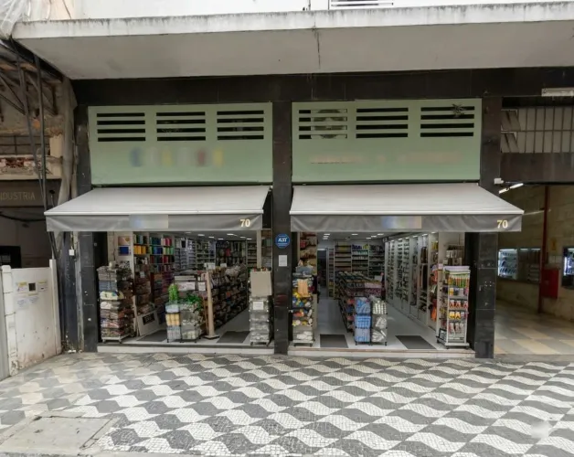 Loja na Rua Comendador Abdo Schahin, 70 390 m²