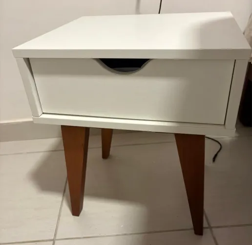 mesinha cabeceira tok stok 