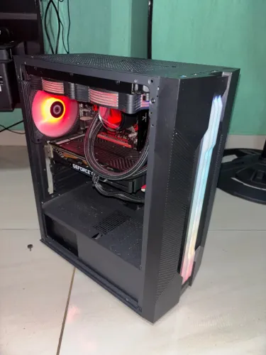PC Gamer completo com tela de 24 polegadas