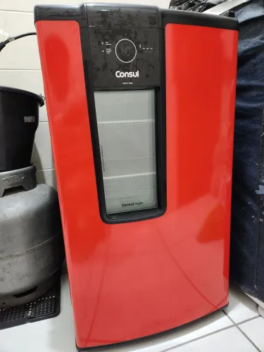 Cervejeira Consul 83L vermelha