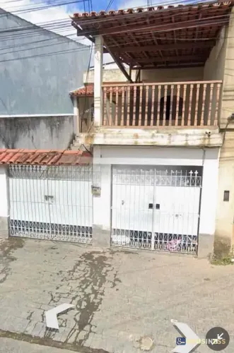 Casa Ampla com Dois Andares e Estrutura para Renda Extra Oportunidade Versátil - Parque C