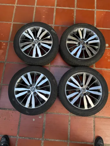 Roda Fit aro 16 com pneus original 