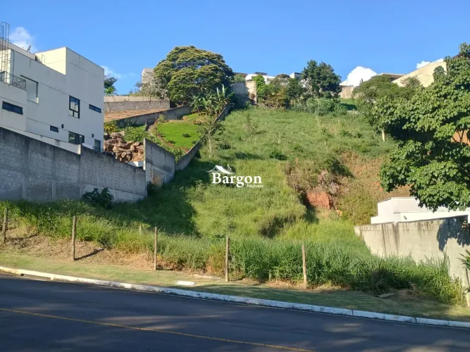 Lote com 1.304 m² a venda no Condomínio Portal do Aeroporto em Juiz de Fora