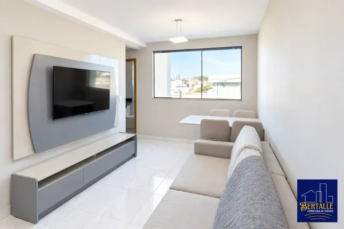 Apartamento de 2 Quartos com Suíte e Piscina no Santa Amélia