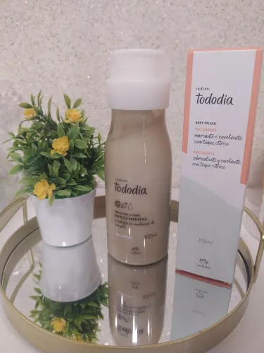 Kit Natura Hidratante e Body splash
