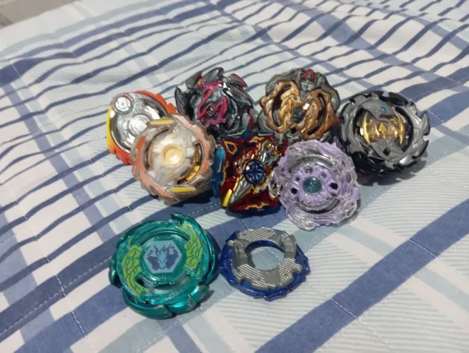 Lote de Beyblade Burts Takara tomy