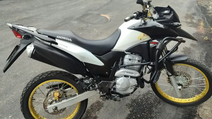 Xre 300 2015