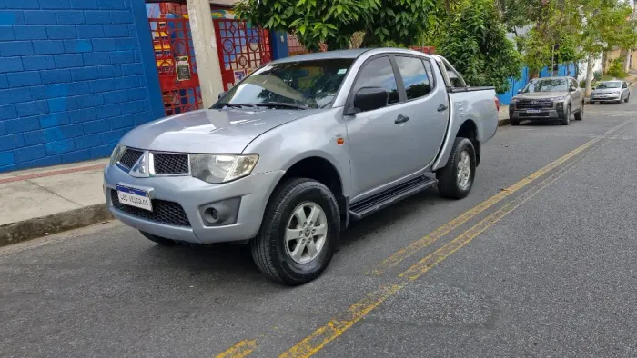 Mitsubishi L200 Triton GLX 3.2 CD TB Int.diesel MEC 2012