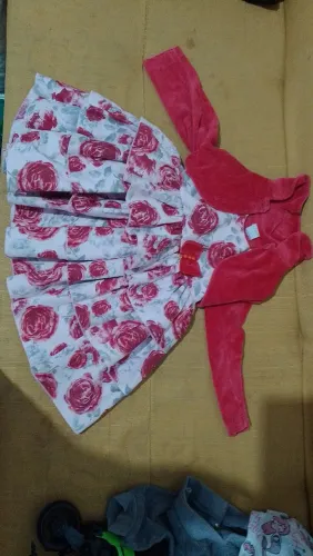 Vendo tudo pôr 150,00 reais, roupas para bebê de 1 ano