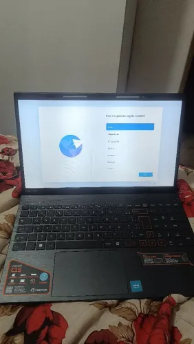 Notebook semi-novo