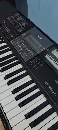 Teclado Casio CT-X800 + Kit completo (estado de novo)