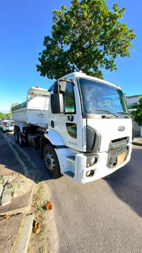 Ford Cargo 2423 Ano 2015 c/ Caçamba