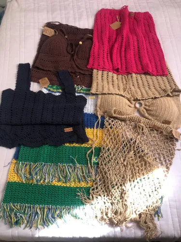 Lote de roupas 9 peça, feito a mão em crochê. Para revender
