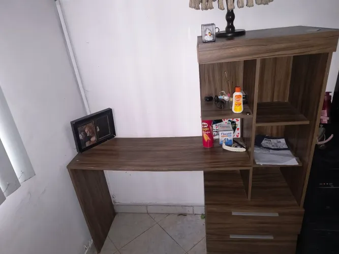 Escrivaninha em ótimo estado
