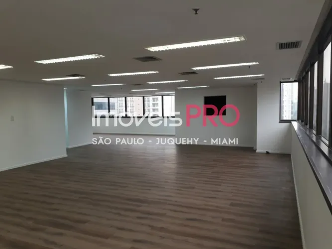 Conjunto Comercial em Cidade Monções com 316m²
