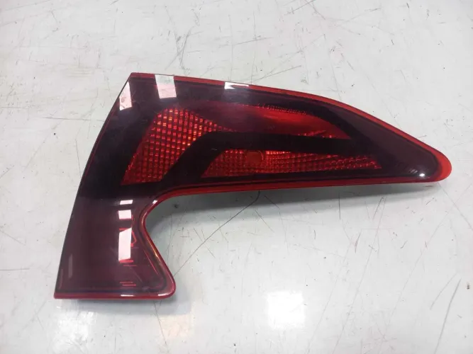 Lanterna da mala Hyundai hb20 hatch 20/21