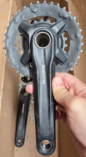 Conjunto Shimano Alívio (2x9) completo.