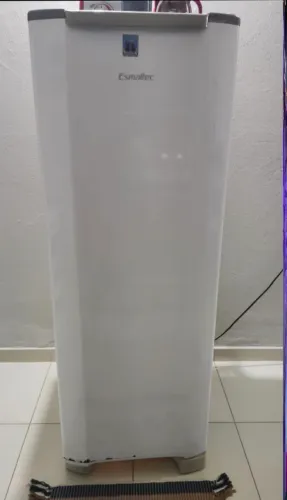 Vende-se Geladeira