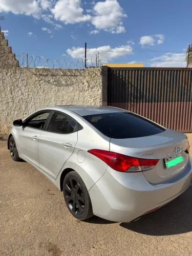 Hyundai Elantra GLS 1.8 16V Aut. 2012