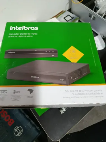 Vendo ou troco sistema de câmeras completo DVR , 4 câmeras e cabo, troco por ps4 +volta pq