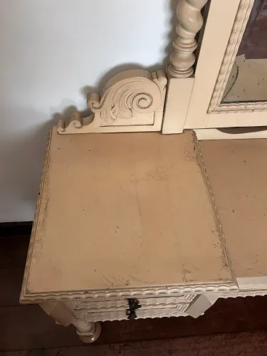 Penteadeira de madeira maciça estilo manoelino antiga