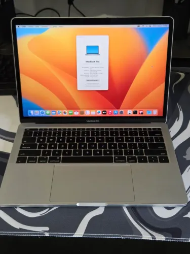 Apple MacBook Pro 2017 8GB de RAM e 256GB de armazenamento 